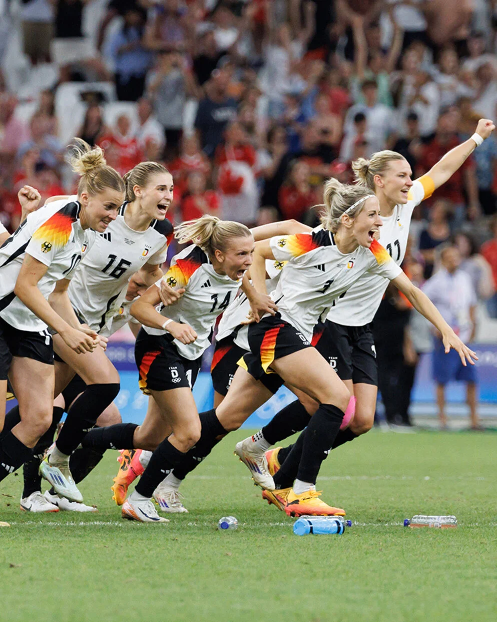 现得较为波 现得较为波